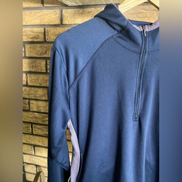 Women’s Nike 1/4 zip pullover - Picture 3 of 8